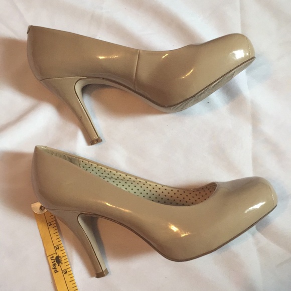 Madden Girl Nude heels Sz 6.5 - Picture 11 of 16